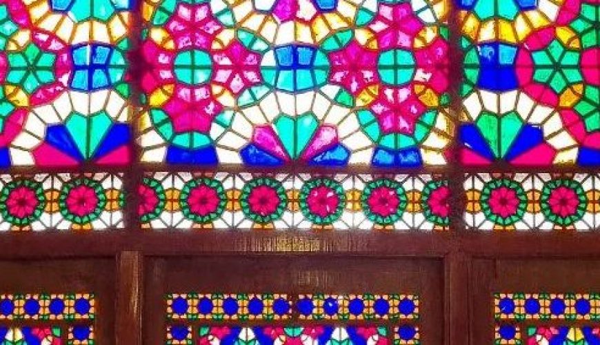 سوئیت باران یزد | درب شیشه ای هزار رنگ باغ دولت آباد